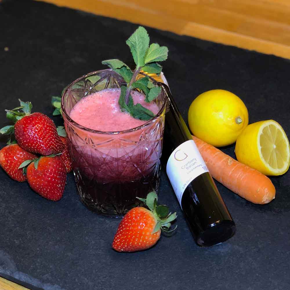 Erdbeer-Cranberry Smoothie mit Karotten