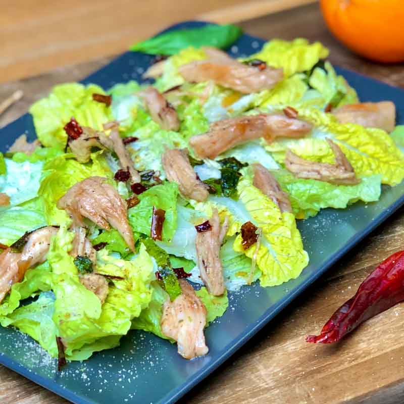 Frischer Salat mit Orangen-Honig Pute