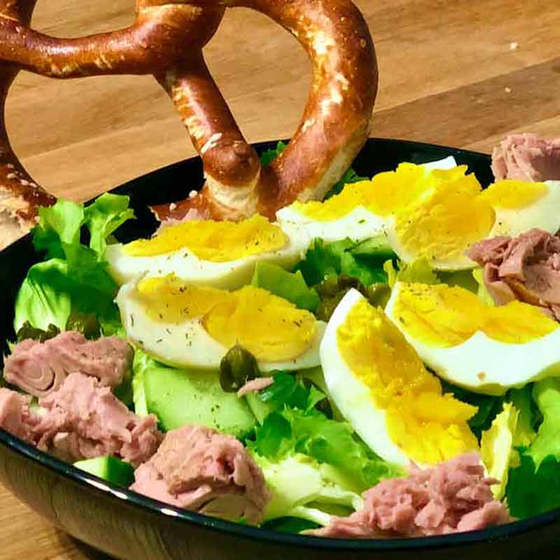 Thunfisch-Salat mit Ei