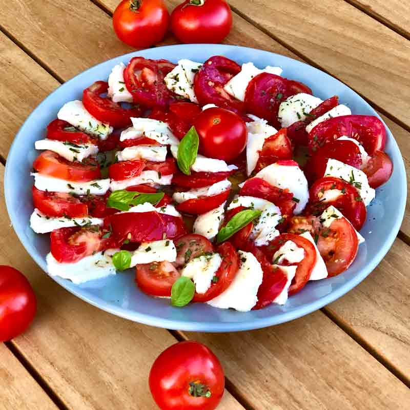 Tomate-Mozzarella Salat für Feinschmecker