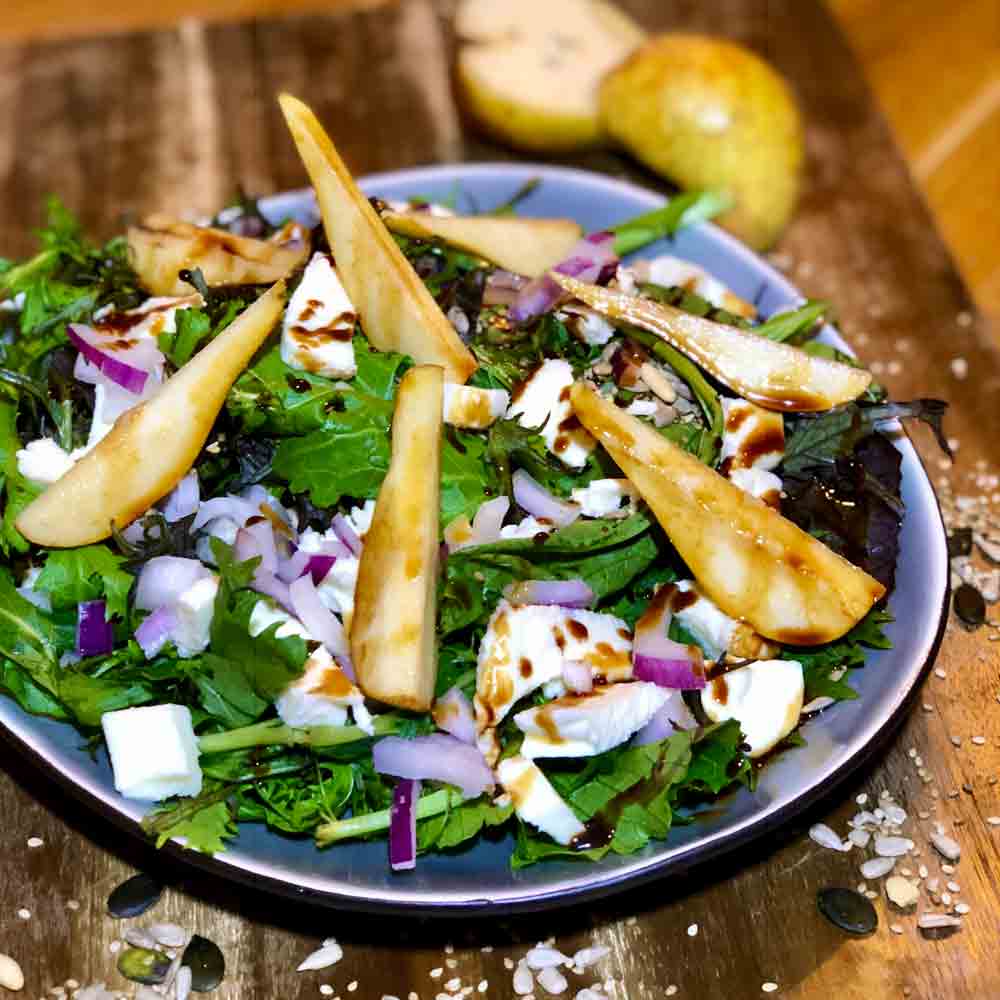 Marinierte-Birnenfilets-mit-Dattel-Crema