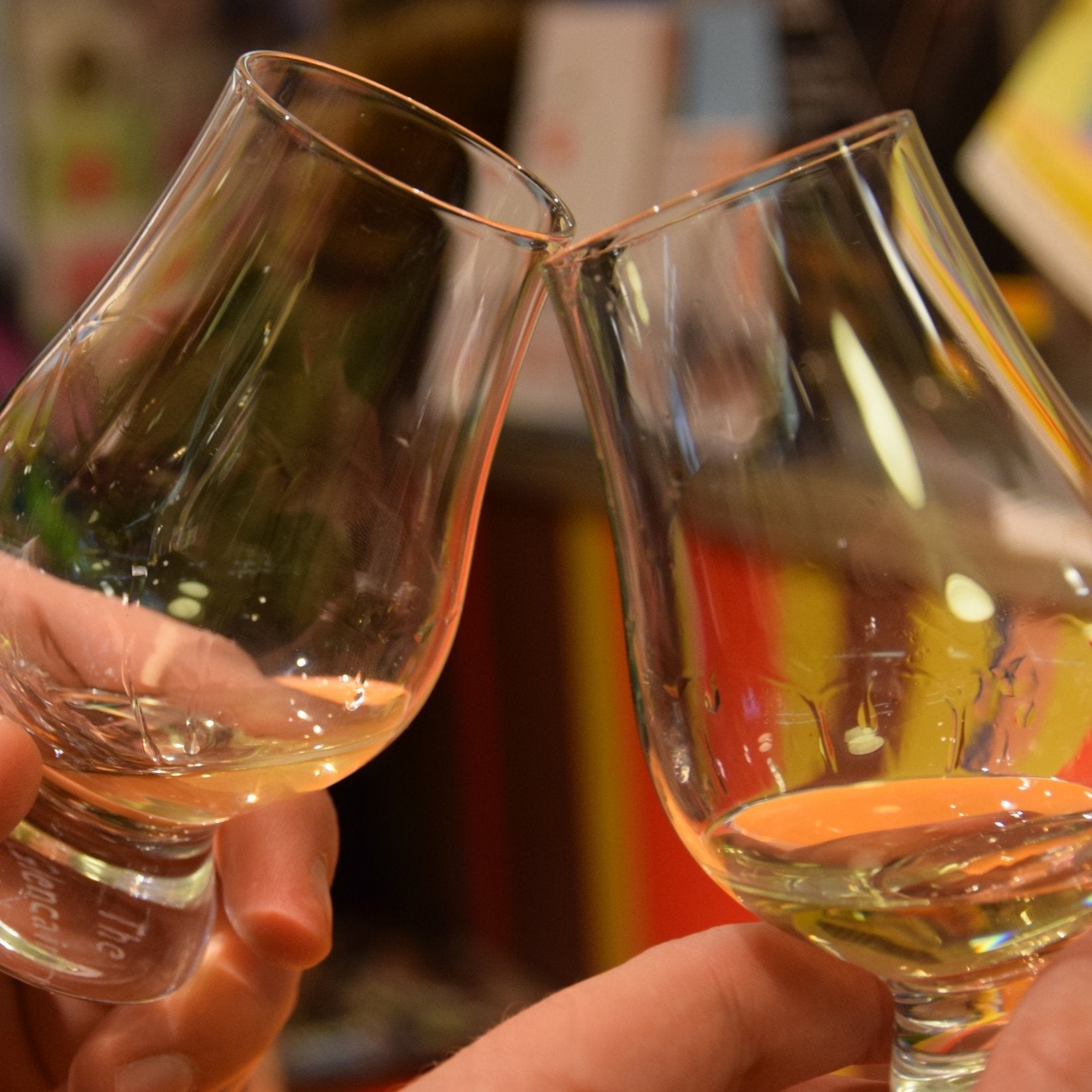 Anstoßen Whisky Tasting Nosing Glas