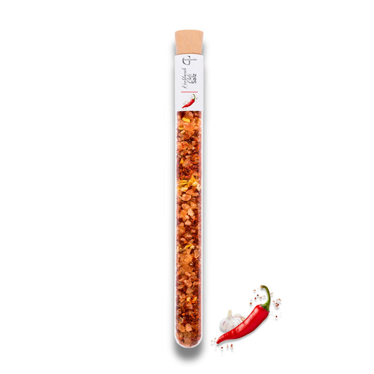 Knoblauch Chili Salz im Reagenzglas