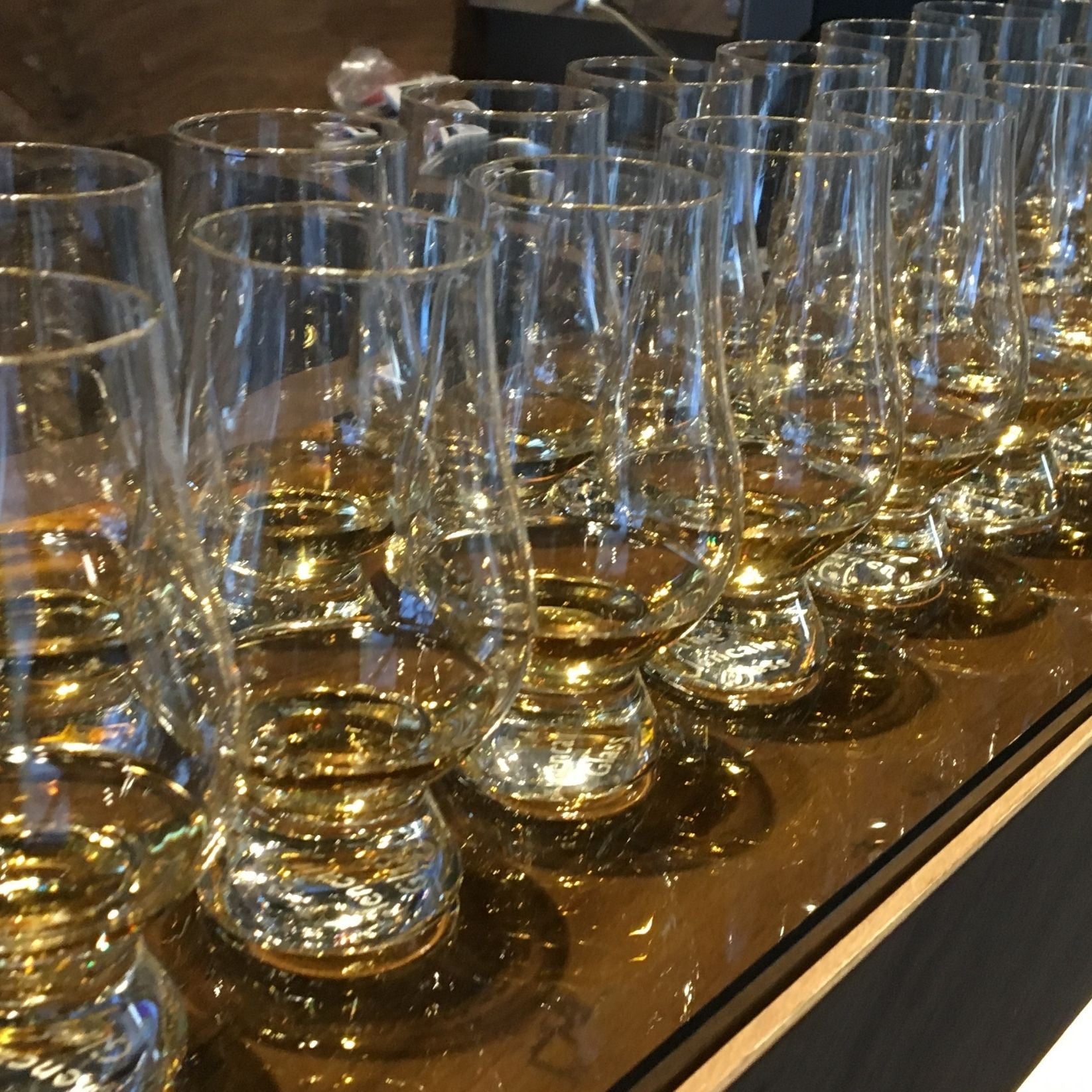 Whisky Tasting mit Nosing Glas mit Whisky Connaiseur Markus Müller