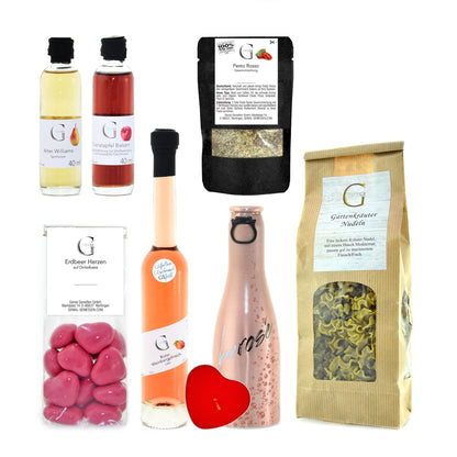 Feinkost Geschenkset Zur Hochzeit von Genial Genießen mit ausgewählten Genussprodukten wie Balsamico, Pasta, Likör und Schokolade als edles Hochzeitsgeschenk
