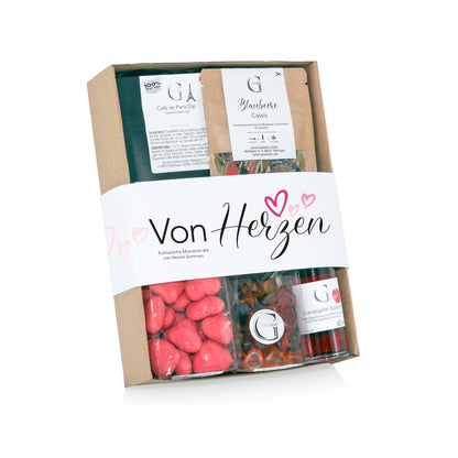 Genuss Geschenkset Von Herzen von Genial Genießen mit ausgewählten Feinkostprodukten und süßen Spezialitäten in stilvoller Geschenkbox