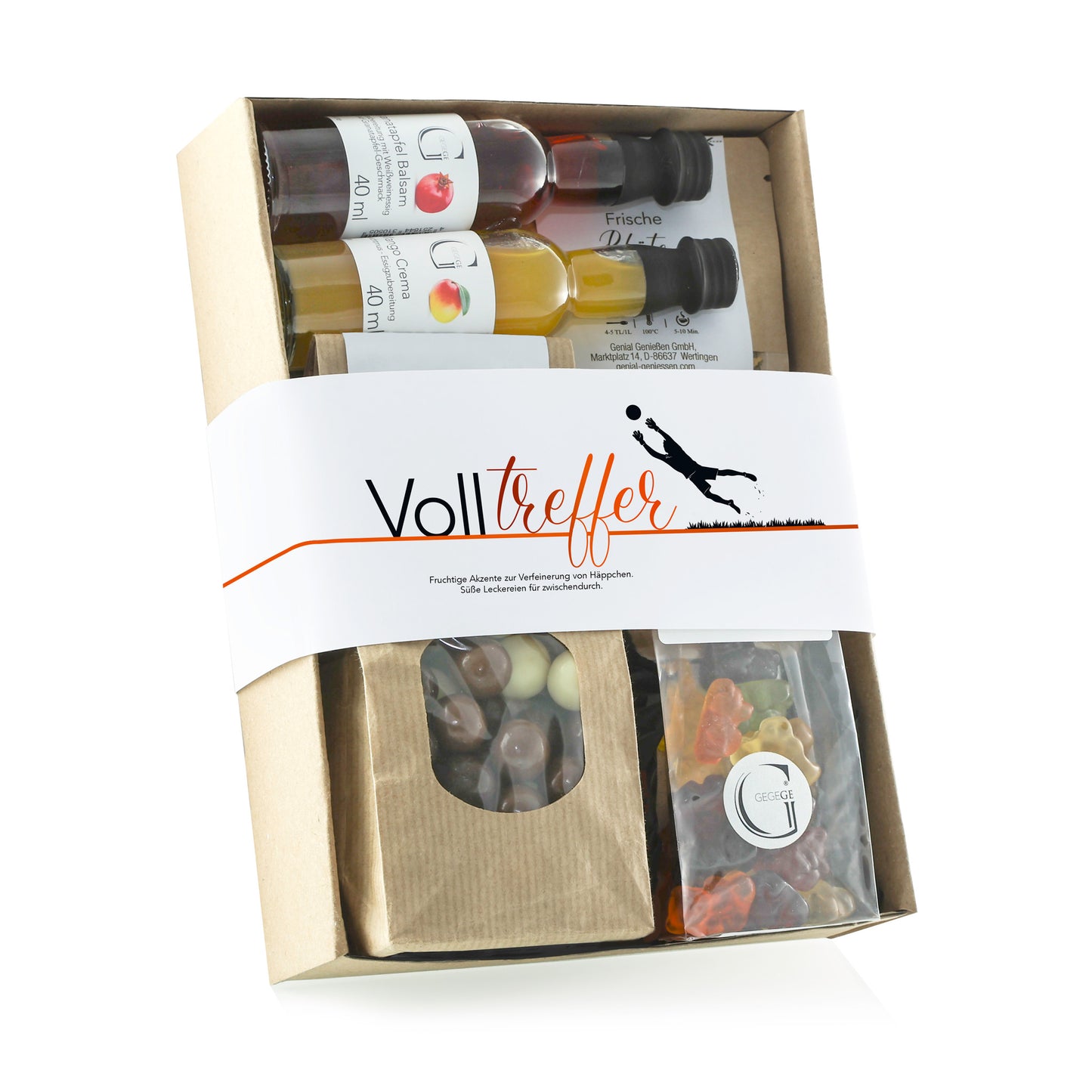 Hobby-Set „Volltreffer“ von Genial Genießen mit ausgewählten Feinkostspezialitäten wie Fruchtgummis, Schokolade, Kräutertee und fruchtigen Essig-Minis als Geschenk für Fußballfans und Genießer.