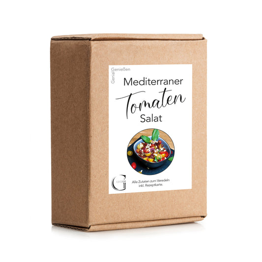 Mediterrane Tomaten-Salat Box von Genial Genießen mit ausgewählten Feinkostspezialitäten für einen aromatischen Salat mit sonnengereiften Tomaten und mediterranen Aromen.